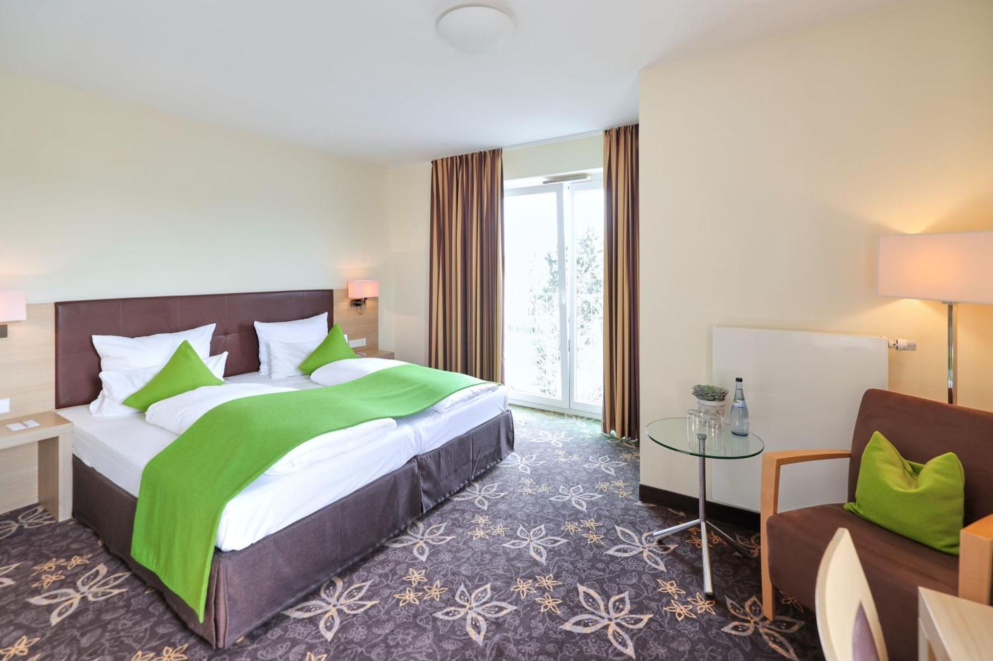 Hotel Wuerttemberger Hof Эринген Экстерьер фото